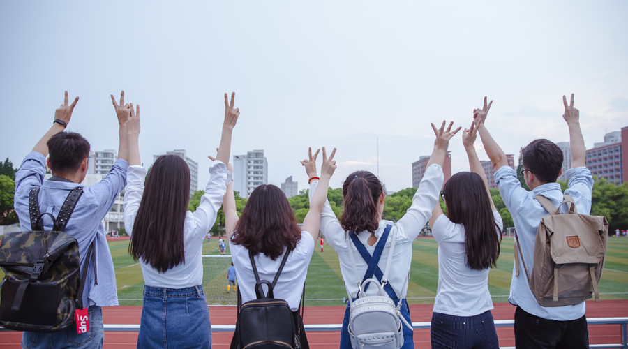 	  注意！8省市集中落地新高考改革政策，中学生涯教育市场进入爆发增长期 ！